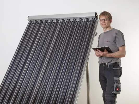 Röhrenkollektor SolvisLuna steigert Leistung um 60 Prozent Bild: Röhrenkollektor SolvisLuna steigert Leistung um 60 Prozent