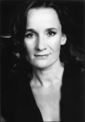 Bild: Lesung am Brandenburger Tor: Am 22.02.06 Sabine Falkenberg - Woody Allen Meets E.E. Cummings