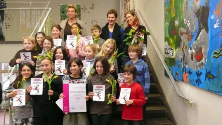 Bild: Kreuzschule aus Münster gewinnt den Preis„Starke Kinder“ und 2000 Euro