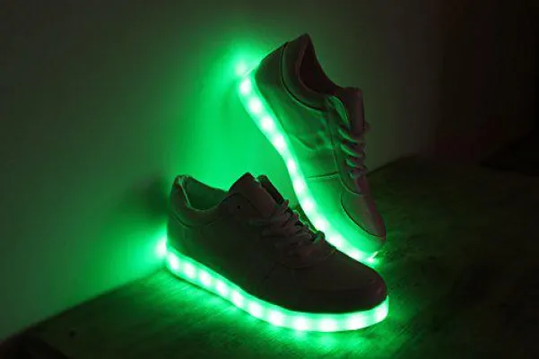 Der Mode geht endlich ein Licht auf – leuchtschuh.de Bild: Der Mode geht endlich ein Licht auf – leuchtschuh.de
