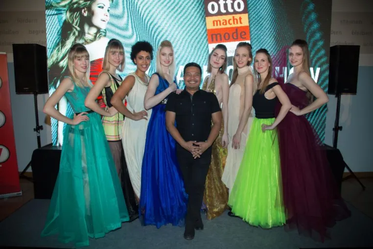 Bild: Designer Weerasak Karnchuang auch 2017 bei “Otto macht Mode” dabei