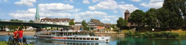 Mit E-Bikes bequem zu den Fachwerkstädten am Weser-Radweg Bild: Mit E-Bikes bequem zu den Fachwerkstädten am Weser-Radweg