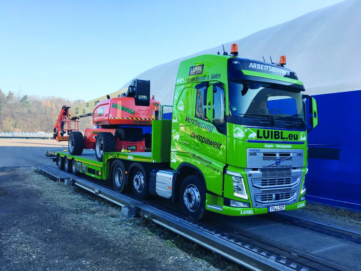 Tieflader der Luibl Rental & Sales GmbH