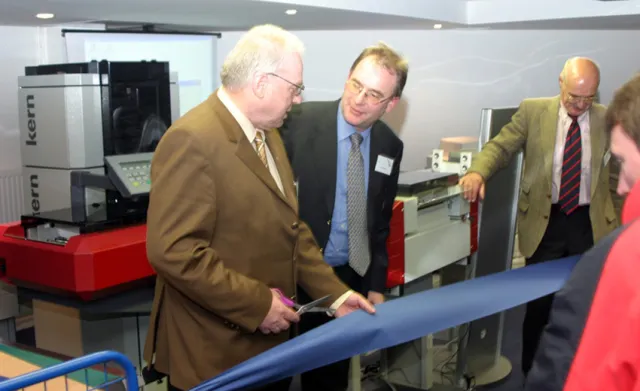 Eröffnung der ersten offiziellen Hybridpost-Strecke Europas Bild: Eröffnung der ersten offiziellen Hybridpost-Strecke Europas