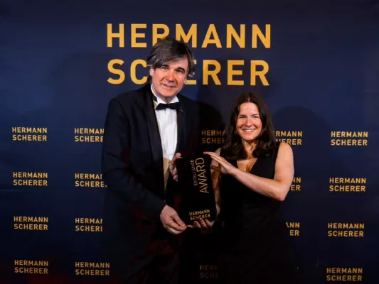 Bild: Zwei Weltrekorde an einem Abend: Mareike Helgert begeistert beim Internationalen Speaker Slam 