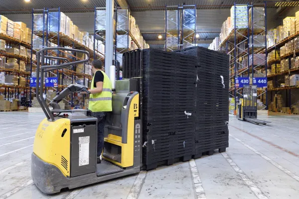 Bild: Boulanger setzt auf Kunststoffpaletten von Smart-Flow