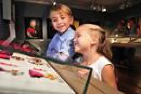 Hoi – Willkommen in Liechtenstein! Erlebnis-(S)Pass im Kulturjahr 2015 Bild: Hoi – Willkommen in Liechtenstein! Erlebnis-(S)Pass im Kulturjahr 2015