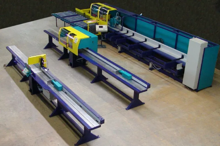 Großbrand in der Palettenproduktion – zwei Wochen später wird schon wieder produziert Bild: Großbrand in der Palettenproduktion – zwei Wochen später wird schon wieder produziert