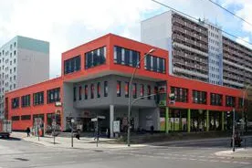 Bild: AENGEVELT vermittelt vollvermietetes Büro-/Geschäftshaus in Berlin