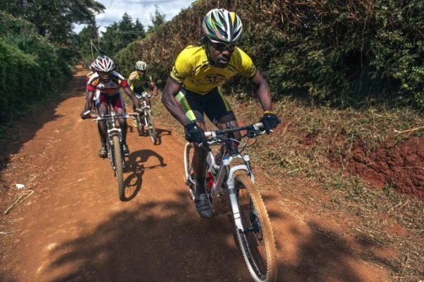 Bild: Kenia fordert Radfahrer und Läufer heraus, den zweithöchsten Berg Afrikas beim 'Mt. Kenya Epik' zu bezwingen