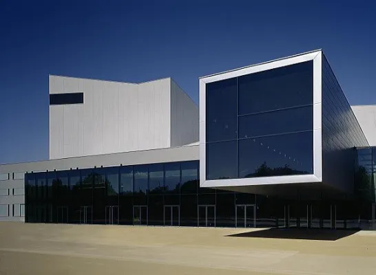 Bild: Festspielhaus Bregenz: Haarrisse in Terazzoböden werden von Hersteller saniert