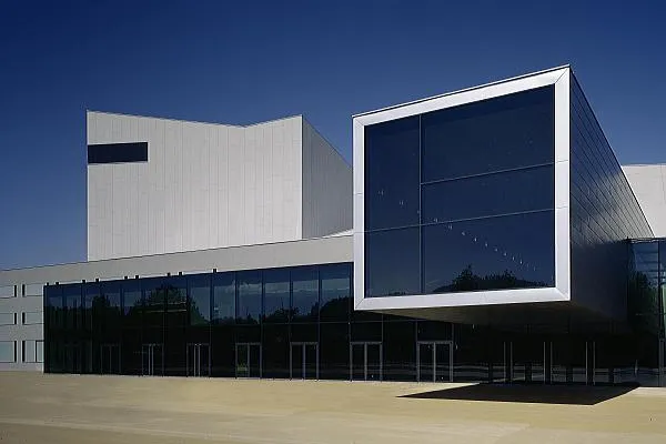 Bild: Festspielhaus Bregenz: Haarrisse in Terazzoböden werden von Hersteller saniert