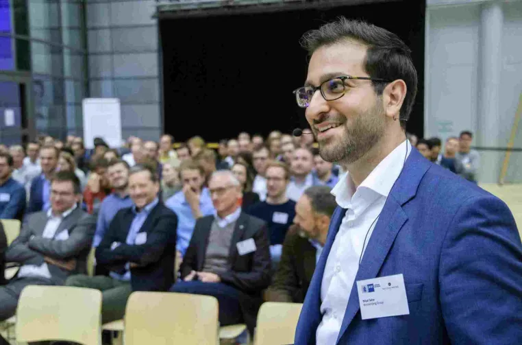 Künstliche Intelligenz beschäftigt immer mehr Menschen Bild: Künstliche Intelligenz beschäftigt immer mehr Menschen
