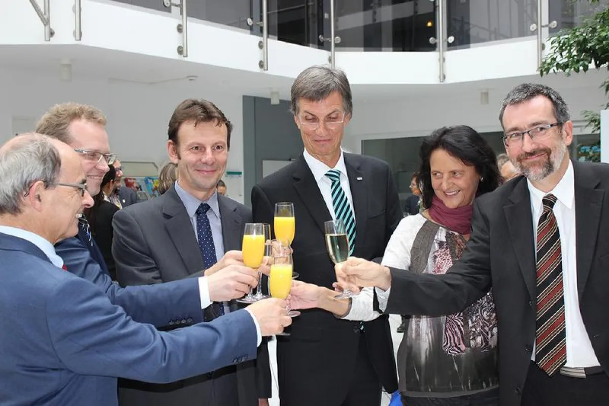 V.l.n.r.: Ehrhard Steffen (Hochschulratsvorsitzender), Christoph Schwerdtfeger (Kanzler), Prof. Raoul Zöllner (Prorektor), Prof. Oliver Lenzen (Rektor), Prof. Ruth Fleuchaus (Pror ()