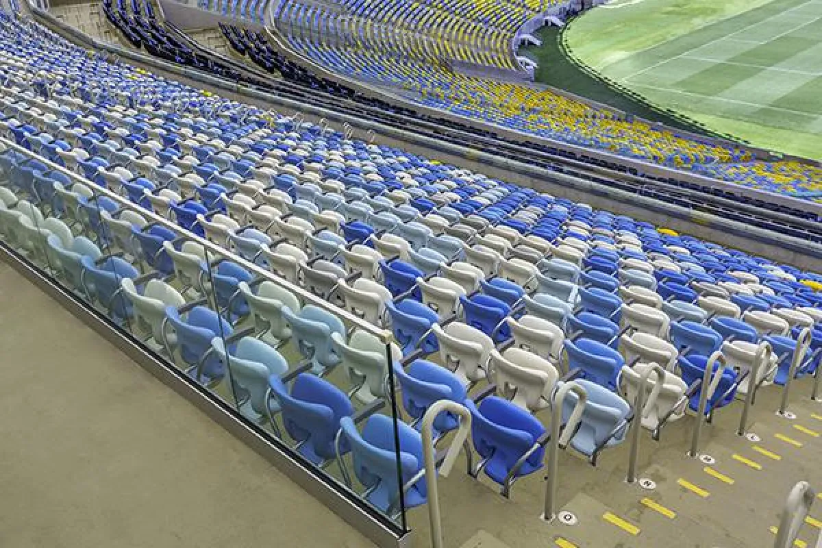 Maracana Projekt des Geländersystemspezialisten Q-railing