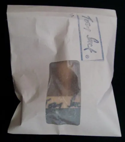 Bild: Künstler Tom Sack erhält Signierstempel von Staatsanwaltschaft zurück