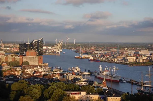 Bild: Jubiläumsevent in Hamburg zum 15-jährigen Bestehen des network financial planner e.V.