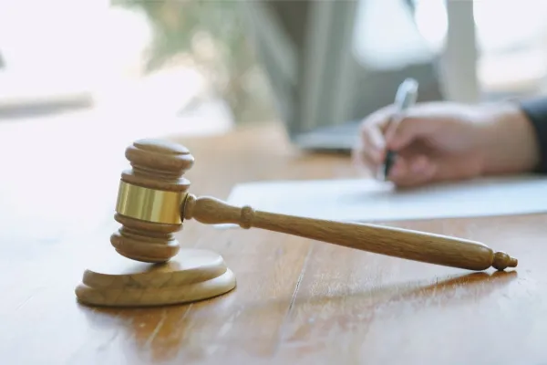 FernUSG und Max Weiss-Coaching Verträge: Was die aktuelle Rechtsprechung wirklich zeigt Bild: FernUSG und Max Weiss-Coaching Verträge: Was die aktuelle Rechtsprechung wirklich zeigt