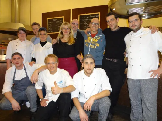 Bild: Das Trio der VOX-Küchenchefs im Einsatz für das L & D Bistro in Köln