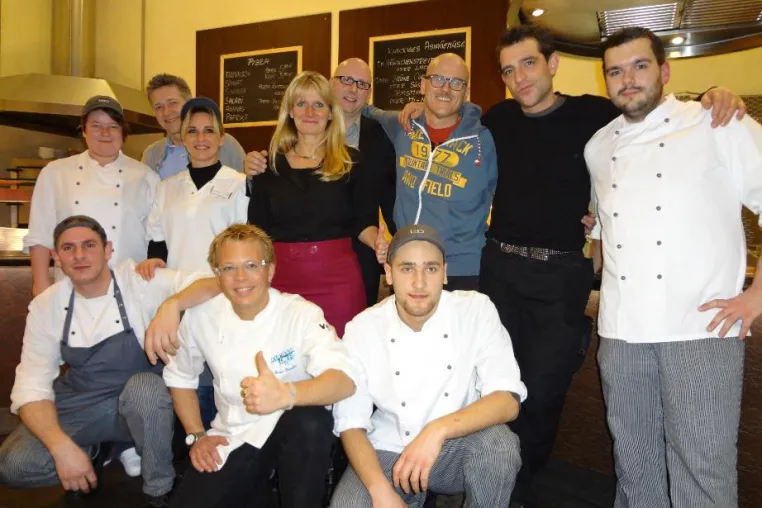 Das Trio der VOX-Küchenchefs im Einsatz für das L & D Bistro in Köln Bild: Das Trio der VOX-Küchenchefs im Einsatz für das L & D Bistro in Köln