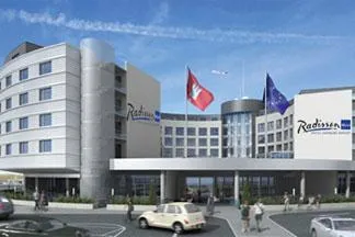 DER VARTA-FÜHRER - Hotel der Woche: Radisson Blu Hotel Hamburg Airport Bild: DER VARTA-FÜHRER - Hotel der Woche: Radisson Blu Hotel Hamburg Airport