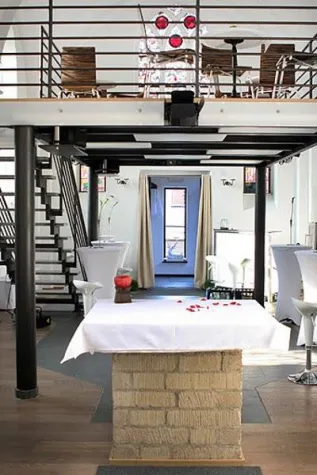 Bild: FEIERN UND TAGEN AM HEILIGEN ORT? KAPELLE ALS EVENTLOCATION