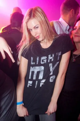T-Shirt Mode: Songtext trifft Lebensgefühl beim neuen T-Shirt Label YVAINES Bild: T-Shirt Mode: Songtext trifft Lebensgefühl beim neuen T-Shirt Label YVAINES