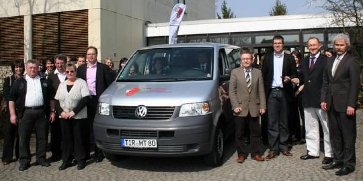 von rechts Landrat Wolfgang Lippert, Schulleiter Dr. Wolfgang Eckstein, Christian Schönberger, Fördervereinsvorsitzender Toni Dutz