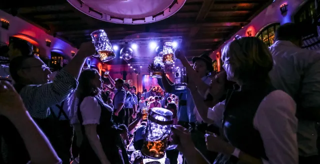 11. Mai 2024: Die legendäre „Nacht der Tracht“ steigt zum 20. Mal im Löwenbräukeller! Bild: 11. Mai 2024: Die legendäre „Nacht der Tracht“ steigt zum 20. Mal im Löwenbräukeller!