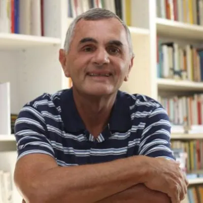 Bild: Satiriker + Sologitarrist auf dem Trödel- und Antikmarkt