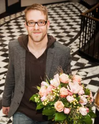 Bild: Valentinstag 2013: Deutscher Meister der Floristen schenkt keine roten Rosen