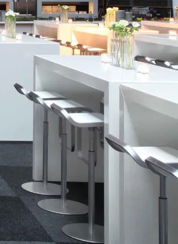 Erste Wahl bei Party Rent: hochwertige Designmöbel von Originalherstellern Bild: Erste Wahl bei Party Rent: hochwertige Designmöbel von Originalherstellern