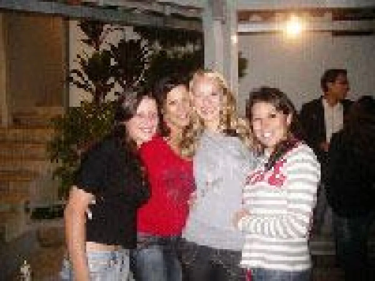 Freundschaftliches Zusammensein mit der Gastfamilie