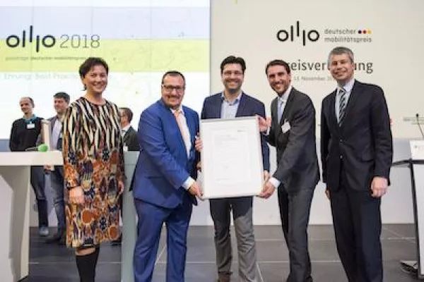 Bild: e-troFit als Leuchtturmprojekt für nachhaltige Mobilität mit dem Deutschen Mobilitätspreis 2018 ausgezeichnet