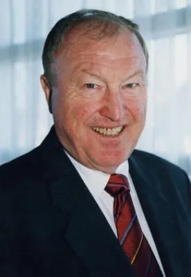 Max Schierer zum BDB-Ehrenpräsidenten gewählt - Langjährige Verdienste um den Baustoff-Fachhandel gewürdigt Bild: Max Schierer zum BDB-Ehrenpräsidenten gewählt - Langjährige Verdienste um den Baustoff-Fachhandel gewürdigt