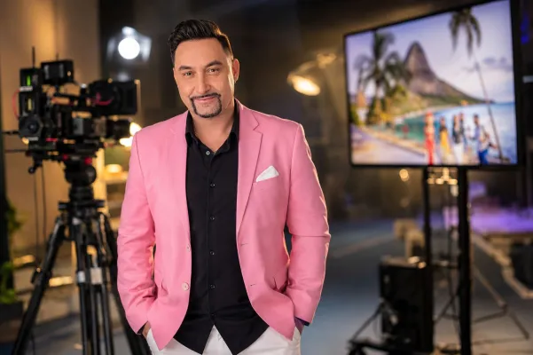 Bild: Lieblingsschlager unterwegs: Neues TV-Format bringt frischen Schlagerwind auf Stimmungsgarten TV