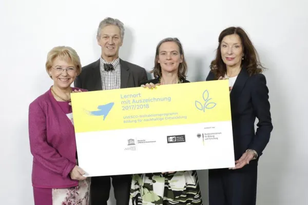 Wenn Bildung nachhaltig Spuren hinterlässt: HNEE ausgezeichnet Bild: Wenn Bildung nachhaltig Spuren hinterlässt: HNEE ausgezeichnet