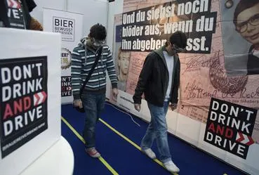 Bild: Von Null auf 1,3 Promille - Auto und Alkohol passen nicht zusammen