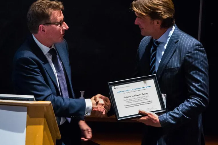Matthias H. Tschöp erhält Charles H. Best Lectureship & Preis Bild: Matthias H. Tschöp erhält Charles H. Best Lectureship & Preis