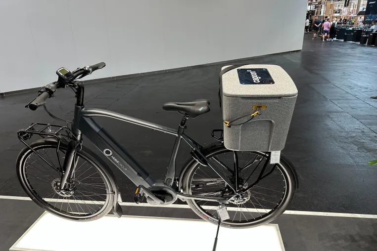 Innovative Kooperation: tubus und cagoon entwickeln fahrrad-taugliche Performance Thermobox Bild: Innovative Kooperation: tubus und cagoon entwickeln fahrrad-taugliche Performance Thermobox