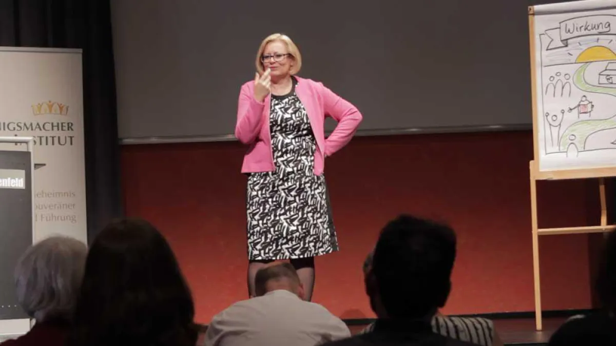 Ellen Hermens auf der Premiere des Business-Expertenforums (Fürstenfeldbruck, 12.6.2015)