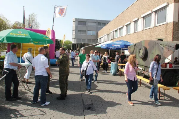 Berufsbild Mediensoldat: Koblenzer Soldaten informieren über ihren Verband auf Gewerbeparkfest Bild: Berufsbild Mediensoldat: Koblenzer Soldaten informieren über ihren Verband auf Gewerbeparkfest