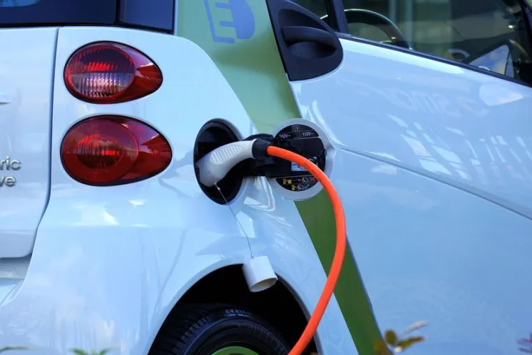 Elektroautos in Lettland laden kostenlos per IDePLATE-Kennzeichen Bild: Elektroautos in Lettland laden kostenlos per IDePLATE-Kennzeichen