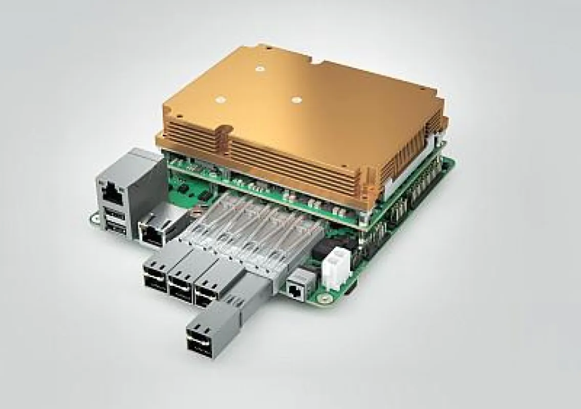 Der Mini-STX-Formfaktor (auch 5x5 genannt, mit einem Footprint von 140 mm × 147 mm)