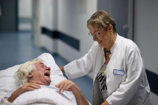 Bild: Hausverbot für Pflegeroboter