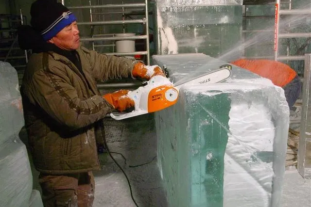 Bild: „Eisige“ Weltwunder erleben mit WD-40 - Hinter den Kulissen von „On Ice Berlin“