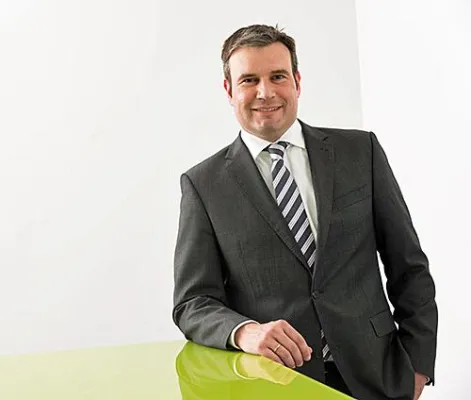 Bild: Kfz-Versicherungsvergleich für Omnibusse noch im Oktober anfordern