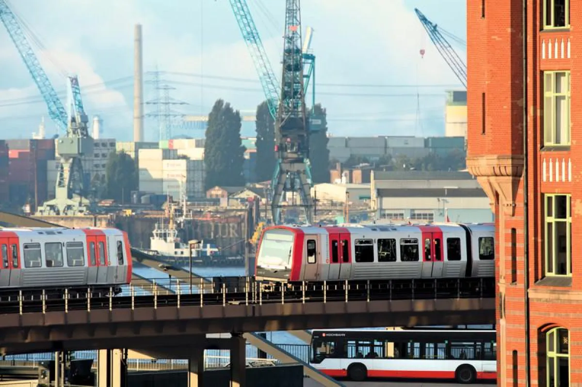 Künftig sind HVV-Tickets auch über HandyTicket Deutschland verfügbar. (Bild: Hamburger Hochbahn AG)