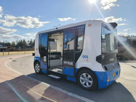 Bild: Vollautomatisierter Roboterbus im öffentlichen Nahverkehr von Tampere