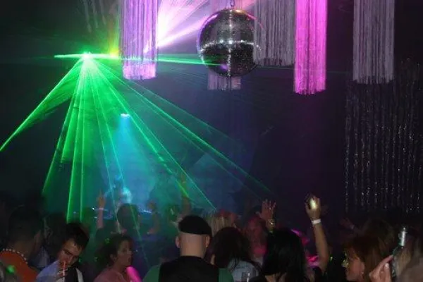 Bild: Tanz in den Mai im Hallenbad Wolfsburg - Die SpringSounds 2012